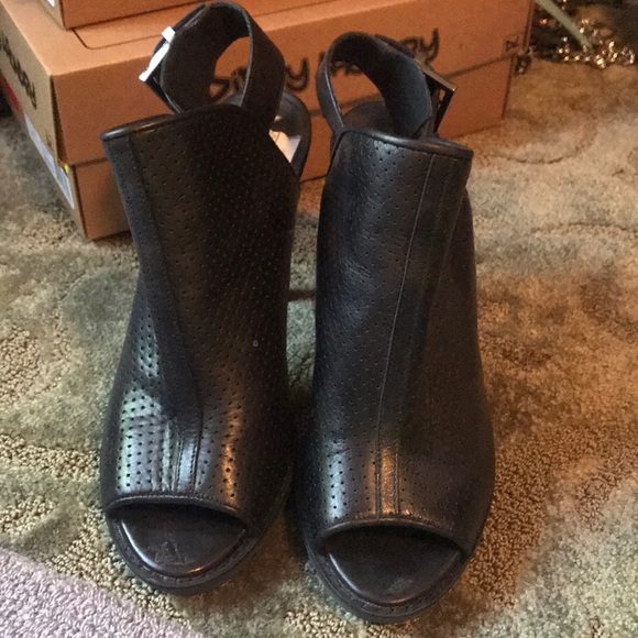 Blk heels - Picture 2 of 6